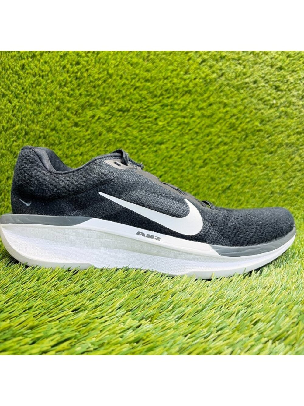 Nike Winflo 11 Mens Size 10.5 Black Athletic Running Walking Shoes Sneakers